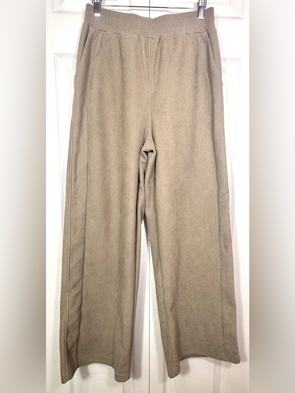 Halara High Waisted soft Ribbed Corduroy Wide Leg Lounge Pants Tan Size M NWOT
